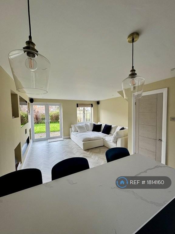 Living Room &amp; Surround Sound
