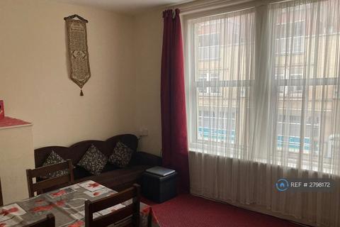 2 bedroom flat to rent, High Road, London, NW10