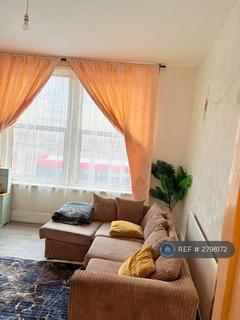 2 bedroom flat to rent, High Road, London, NW10