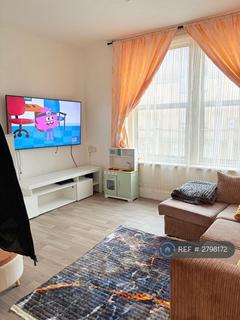2 bedroom flat to rent, High Road, London, NW10