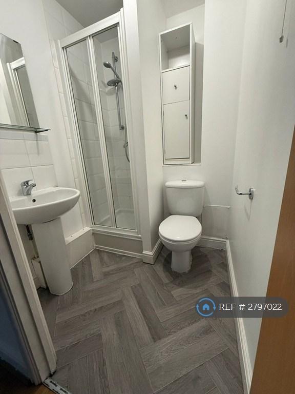 En Suite Bathroom