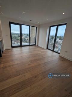 2 bedroom flat to rent, O T O Tower, Ilford, IG3