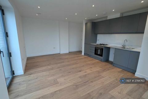 2 bedroom flat to rent, O T O Tower, Ilford, IG3