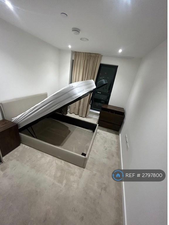 Bedroom (Empty)