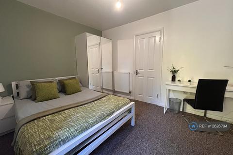1 bedroom in a house share to rent, Deeds Grove, High Wycombe, HP12