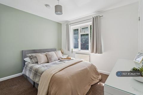 1 bedroom in a house share to rent, Deeds Grove, High Wycombe, HP12