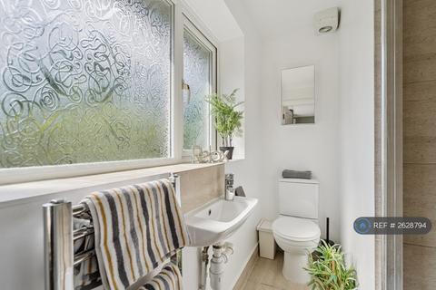 1 bedroom in a house share to rent, Deeds Grove, High Wycombe, HP12