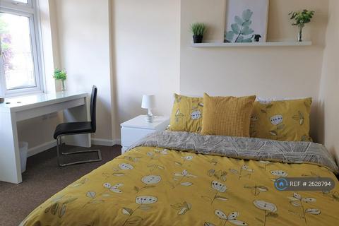 1 bedroom in a house share to rent, Deeds Grove, High Wycombe, HP12
