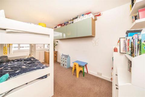 2 bedroom flat for sale, Roman Road, London E2
