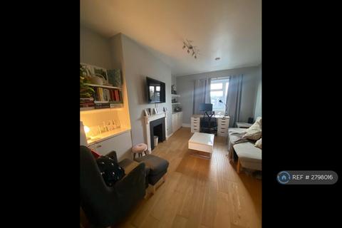 1 bedroom flat to rent, Gowrie Road, London, SW11