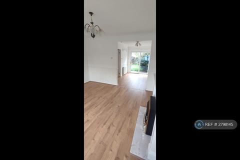 3 bedroom end of terrace house to rent, Broadfield Grove, Stockport, SK5
