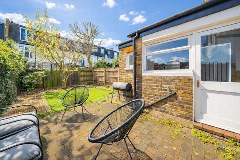 undefined, Fircroft Road, London SW17
