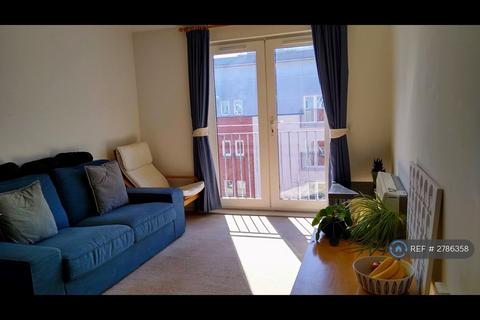 2 bedroom flat to rent, Elmira Way, Salford, M5