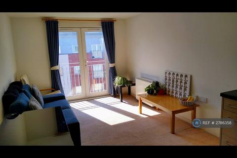 2 bedroom flat to rent, Elmira Way, Salford, M5
