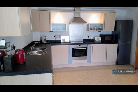 2 bedroom flat to rent, Elmira Way, Salford, M5