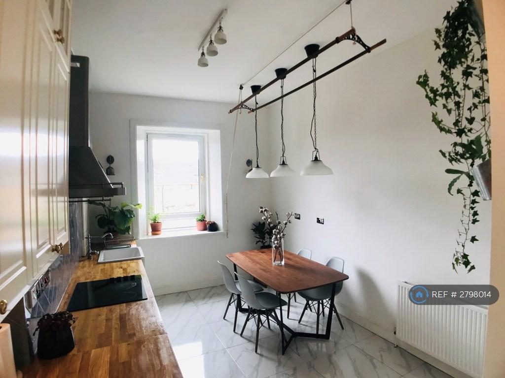 Kitchen &amp; Dining Area