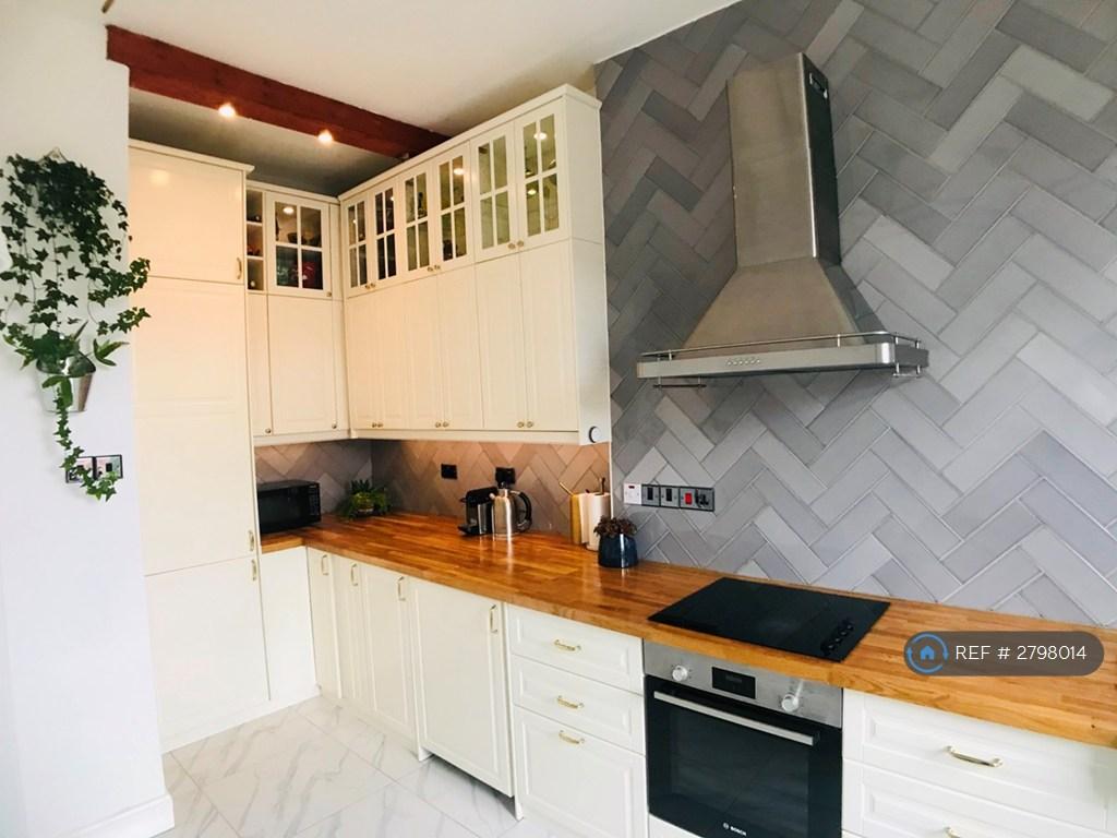 Kitchen &amp; Dining Area