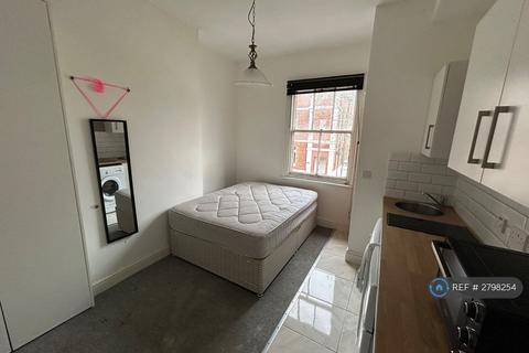 1 bedroom in a house share to rent, Nascot Road, Watford, WD17