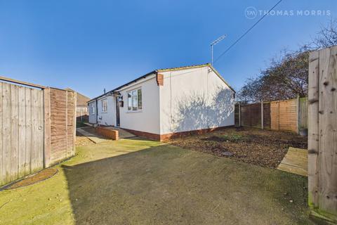 3 bedroom bungalow for sale, Goldpits, Huntingdon PE28