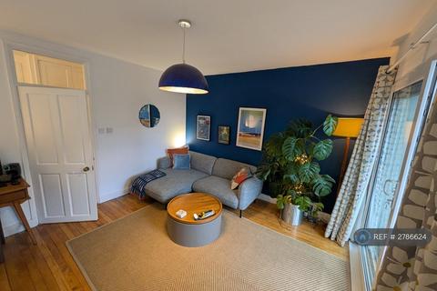 2 bedroom flat to rent, David House, London, SW8