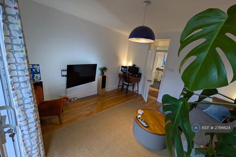 2 bedroom flat to rent, David House, London, SW8