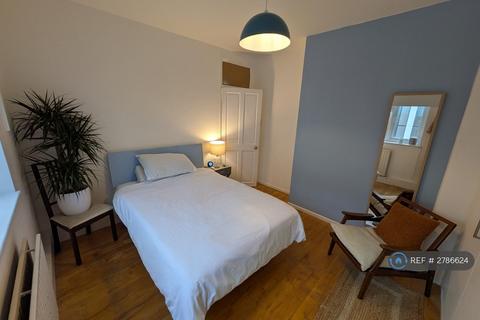 2 bedroom flat to rent, David House, London, SW8