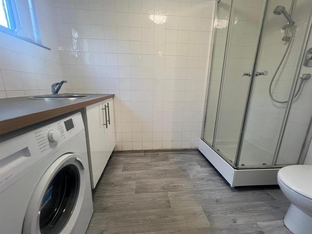 Utility:Shower room.jpg