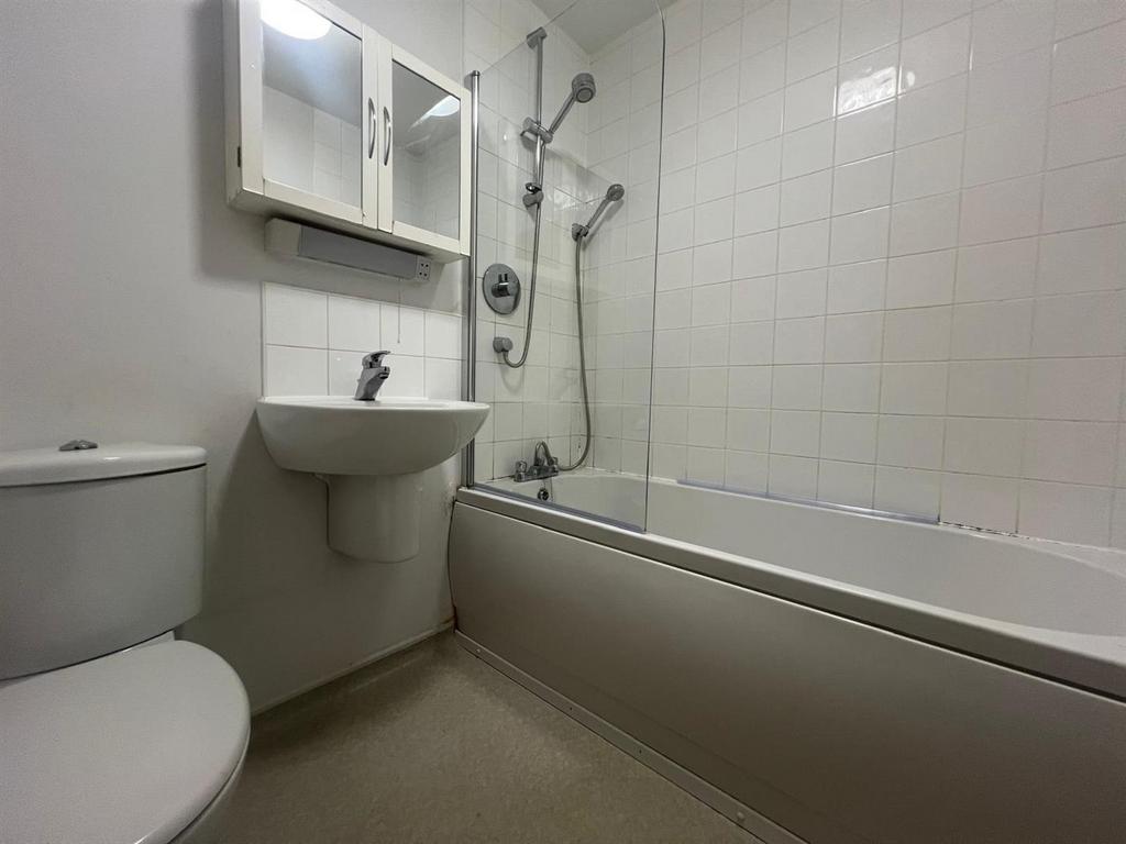 Bathroom.jpg