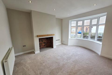3 bedroom semi-detached house for sale, Warwick Road, Scunthorpe DN16