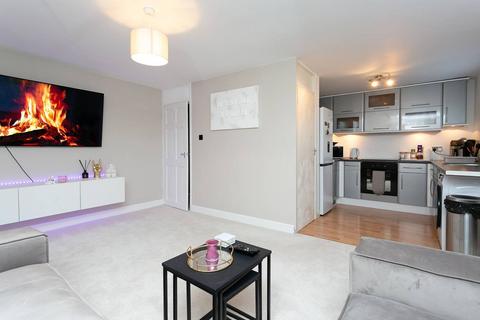 2 bedroom flat for sale, Aston View, Hemel Hempstead, HP2