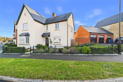 5 bedroom detached house for sale, Roberts Road, Towcester NN12