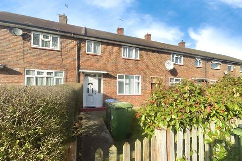 3 bedroom terraced house to rent, Restons Crescent, London SE9