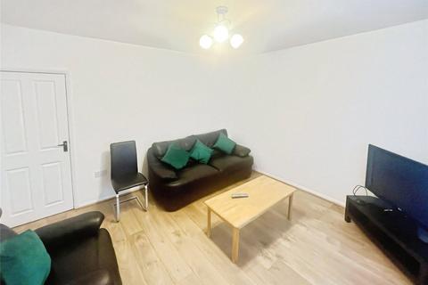 3 bedroom terraced house to rent, Restons Crescent, London SE9