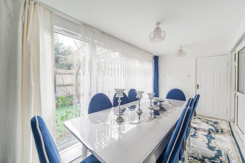 2 bedroom end of terrace house for sale, Robb Road, Stanmore, HA7