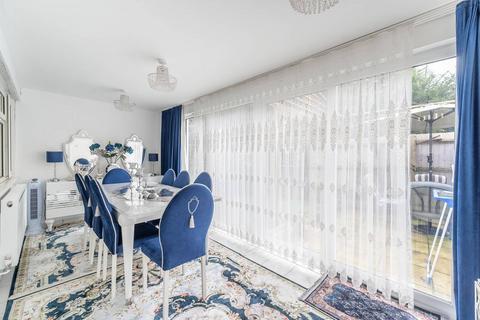 2 bedroom end of terrace house for sale, Robb Road, Stanmore, HA7