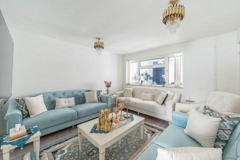 Robb Road, Stanmore, HA7