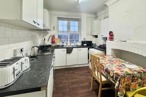 1 bedroom in a house share to rent, Watling Avenue, Edgware