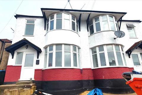 3 bedroom apartment to rent, Burgess Avenue, NW9