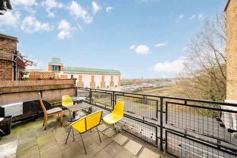 3 bedroom maisonette to rent, Finchley Road, London NW3