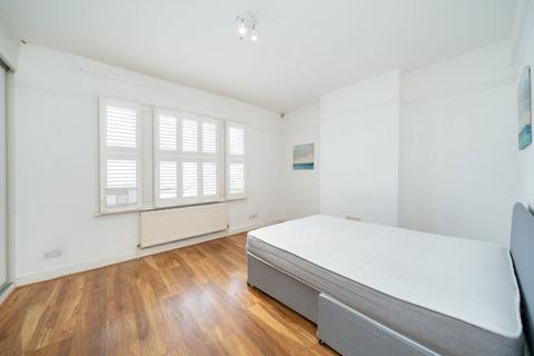 3 bedroom maisonette to rent, Finchley Road, London NW3