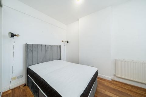 3 bedroom maisonette to rent, Finchley Road, London NW3