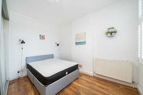 3 bedroom maisonette to rent, Finchley Road, London NW3