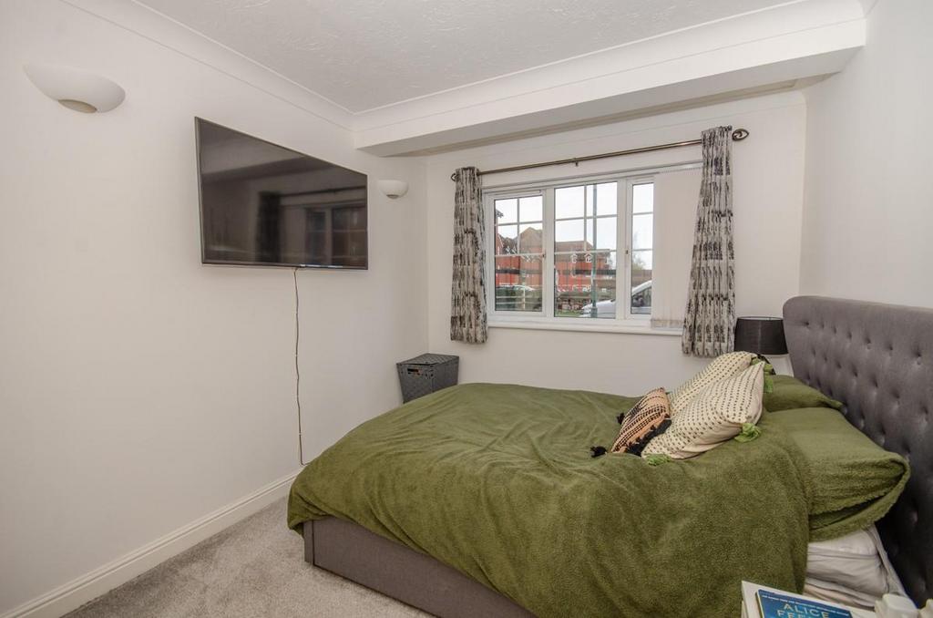 Bedroom 1.jpg