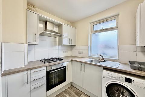 3 bedroom apartment to rent, Groveley Road, Sunbury-On-Thames TW16