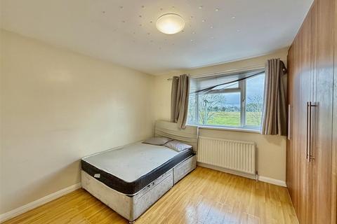 3 bedroom apartment to rent, Groveley Road, Sunbury-On-Thames TW16