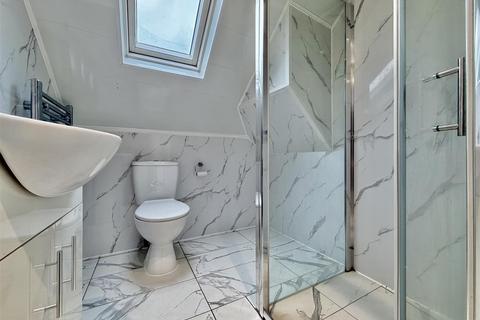 3 bedroom apartment to rent, Groveley Road, Sunbury-On-Thames TW16