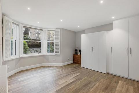 Studio to rent, Edith Road, West Kensington, London, W14