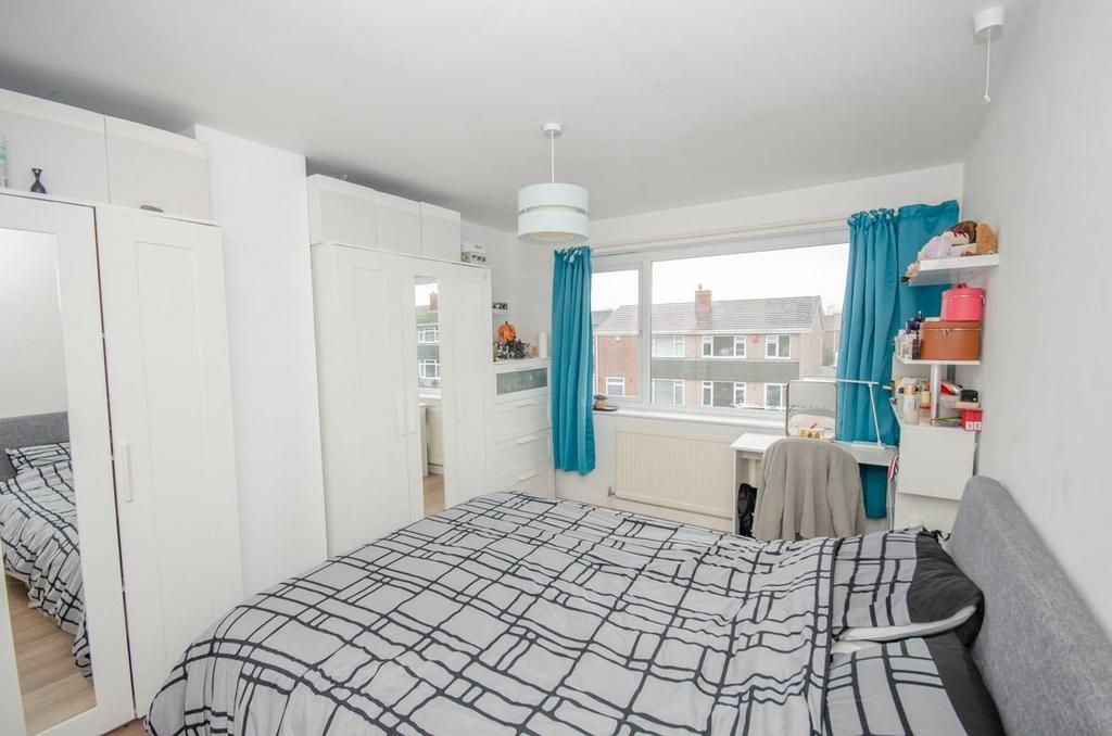 Bedroom 1.jpg