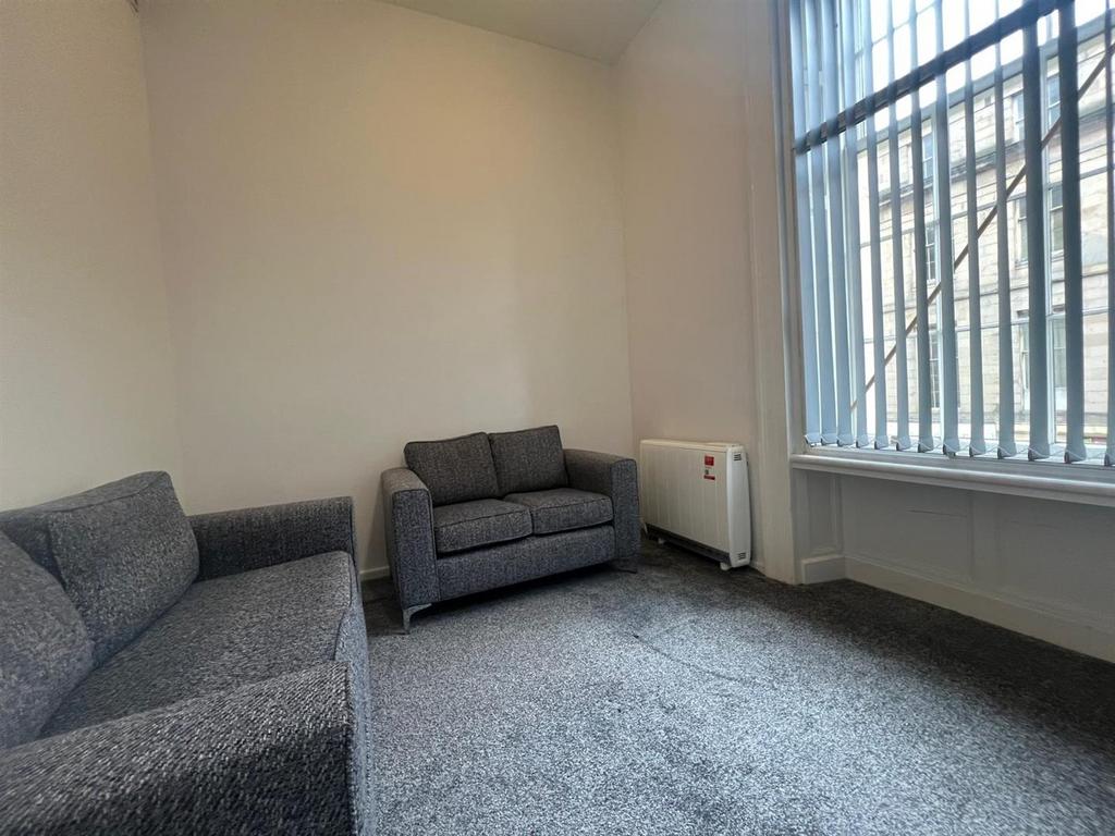 Livingroom.jpg