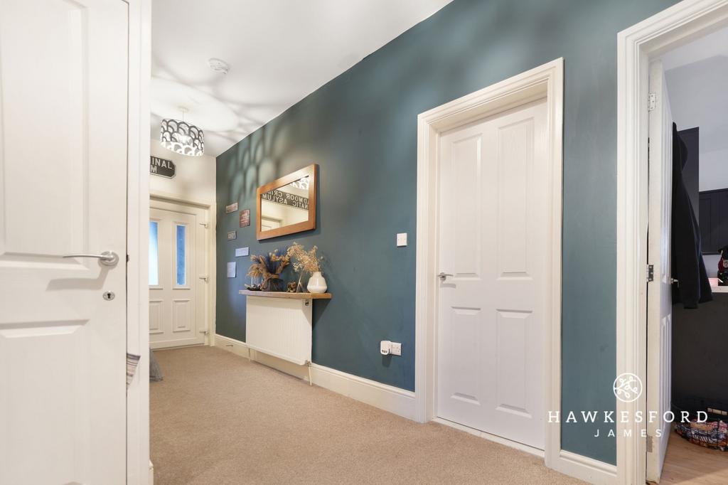 London Road, Teynham - Entrance hall
